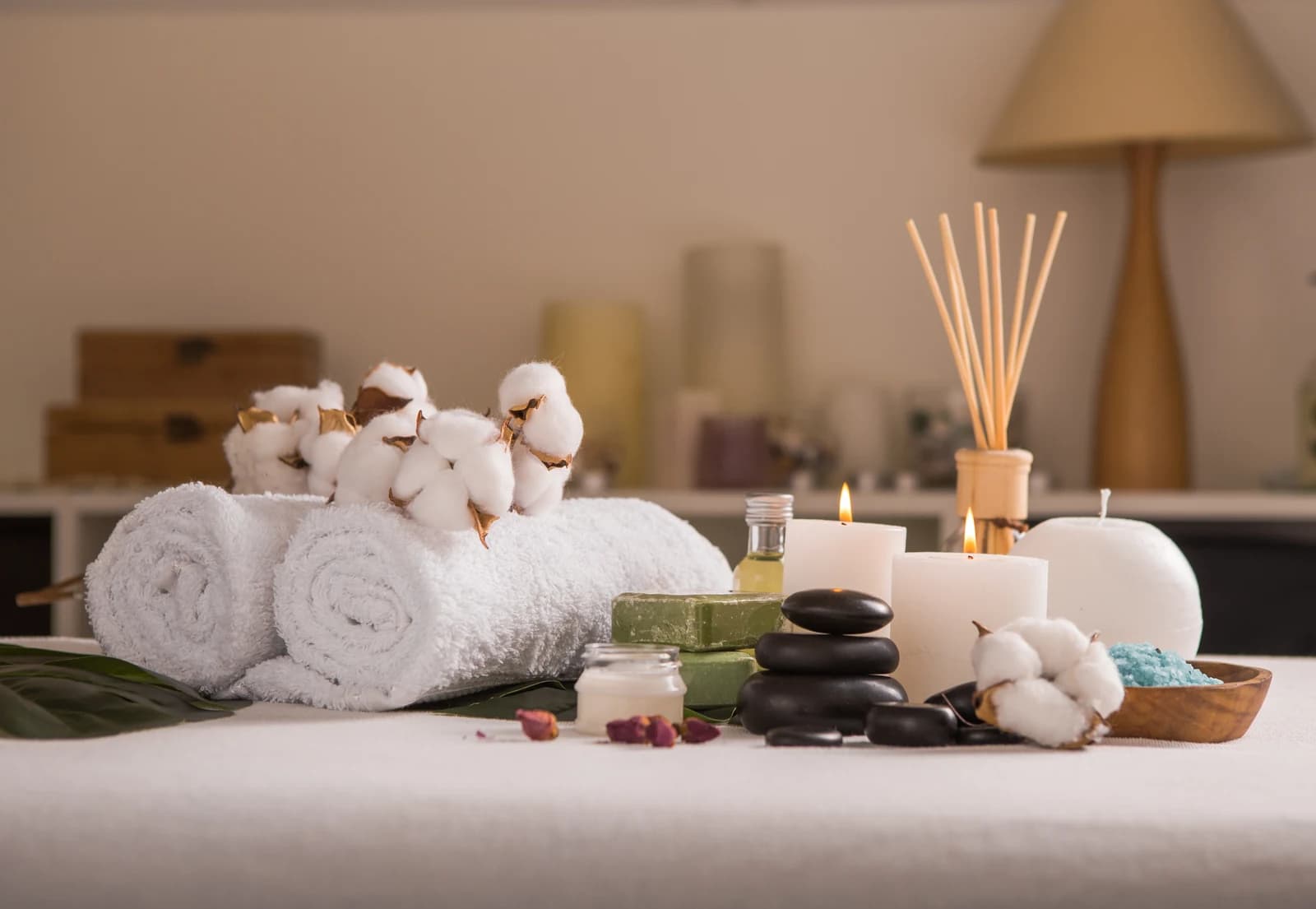 Rankšluosčiai ir ramios SPA aplinkos detalės